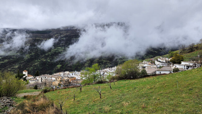 Vista panorámica de Capileira en la Alpujarra de Granada