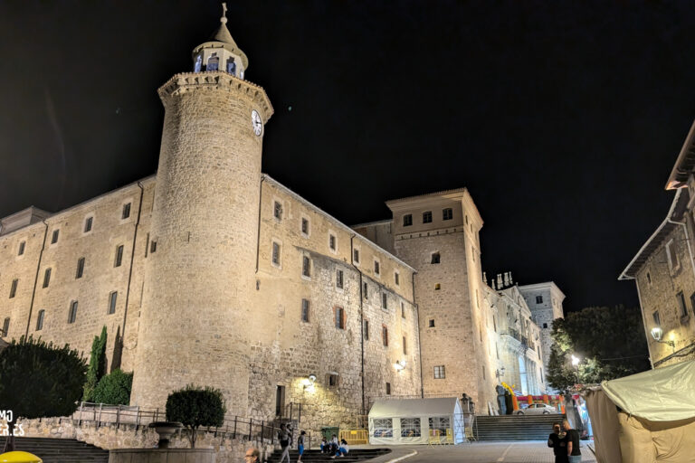 Panorámica del palacio de Oña