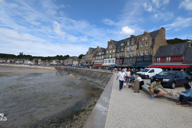 Panorámica de Cancale en el puerto.