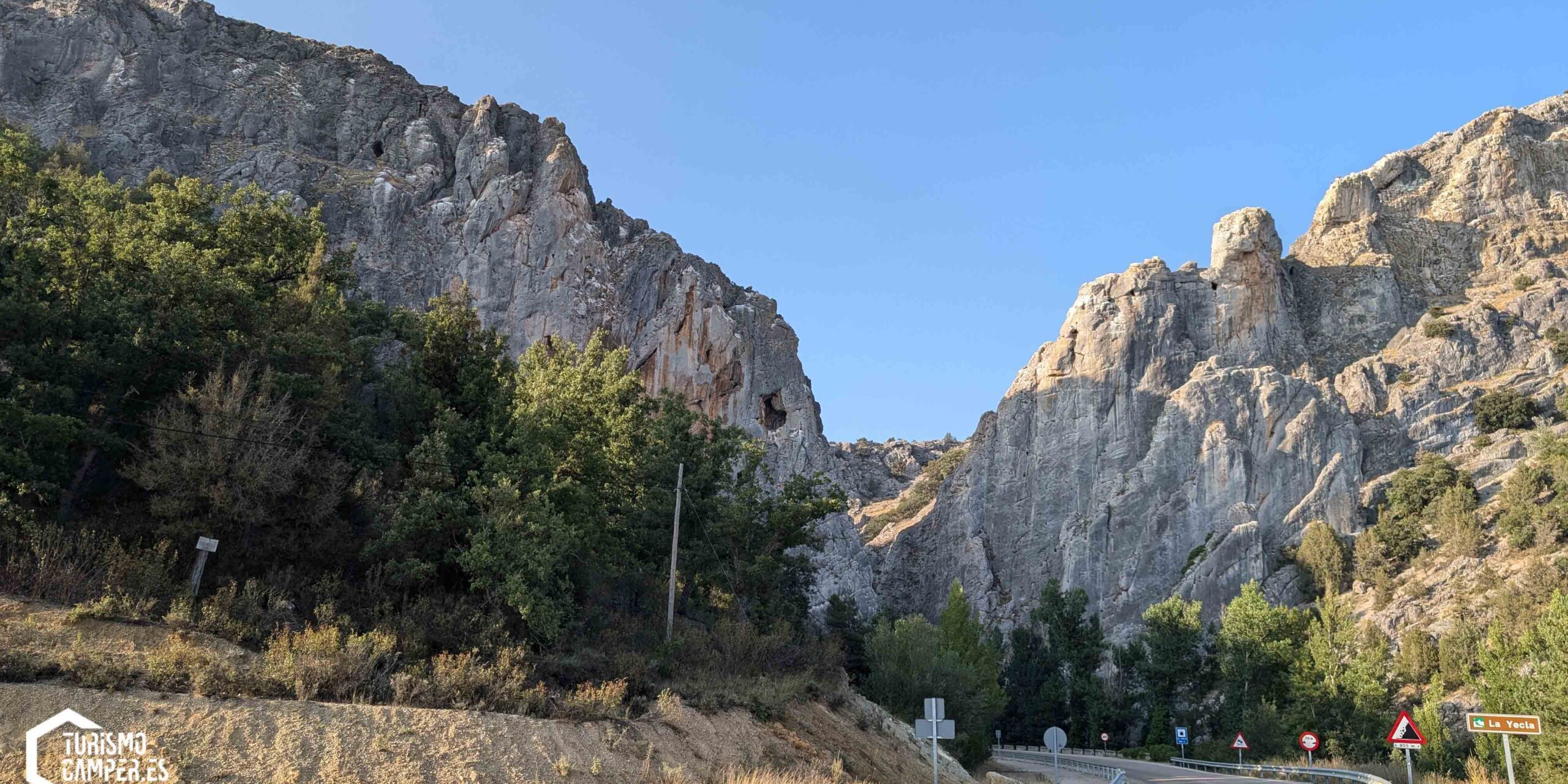 Panorámica desde la carretera del desfiladero de la Yecla
