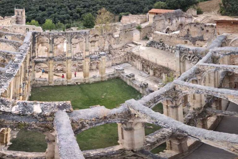 Ruinas del Monasterio de Santa María de Rioseco